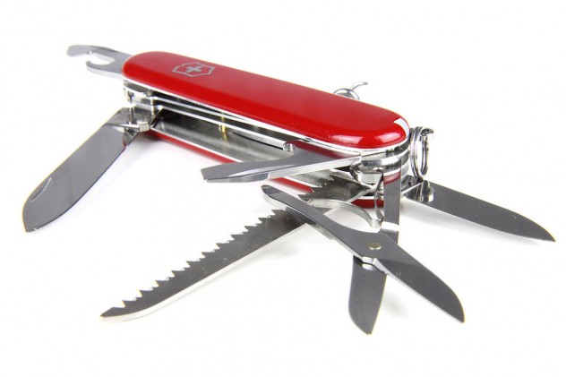 9182-a-swiss-army-knife-isolated-on-a-white-background-pv